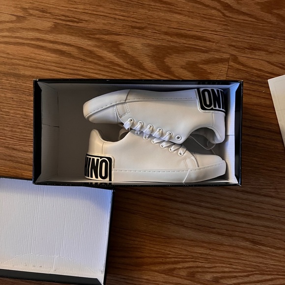 Moschino leather sneakers - Picture 8 of 11